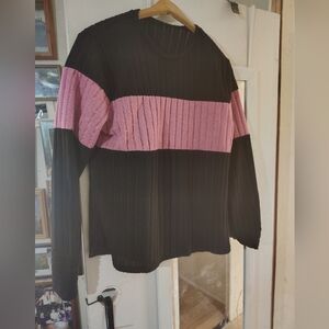 Chic Black and Pink Crew Neck Sweater